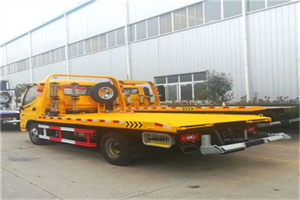 京口附近拖车救援搭电